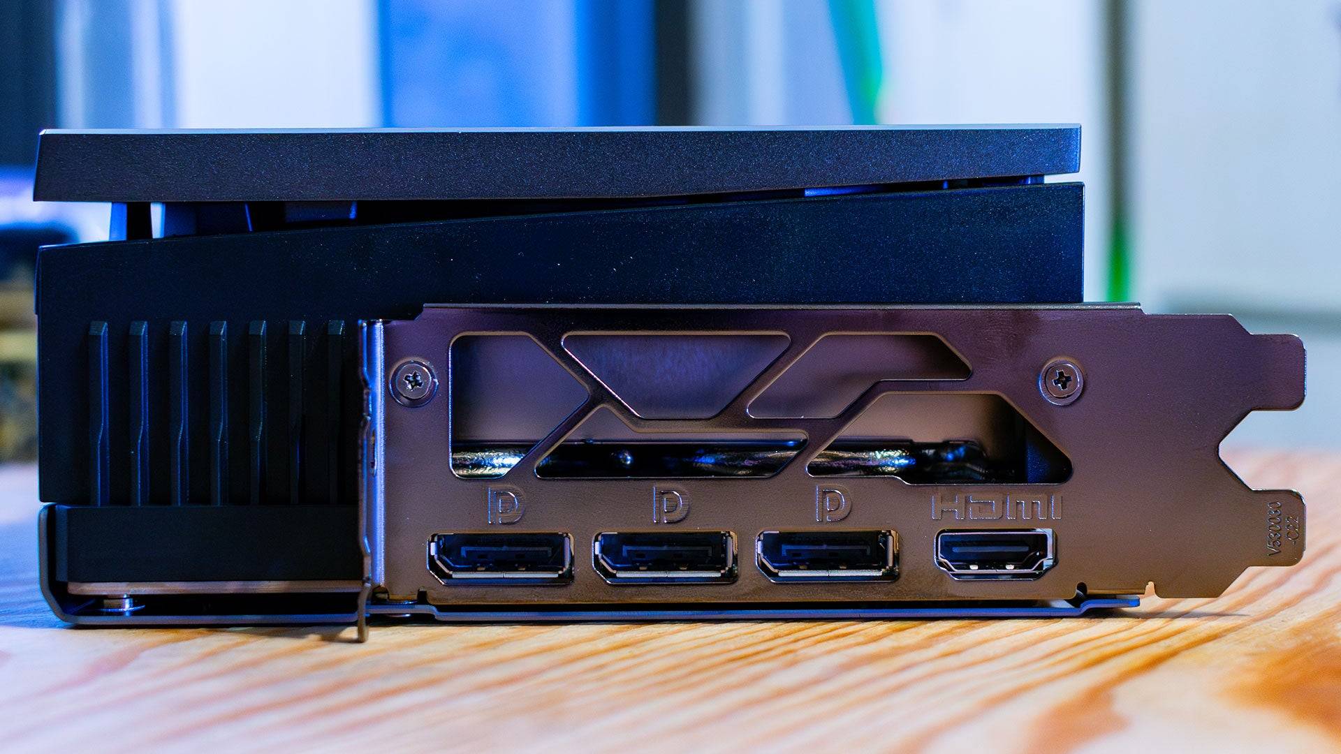 RTX 5070 Ti mit RGB-Beleuchtung