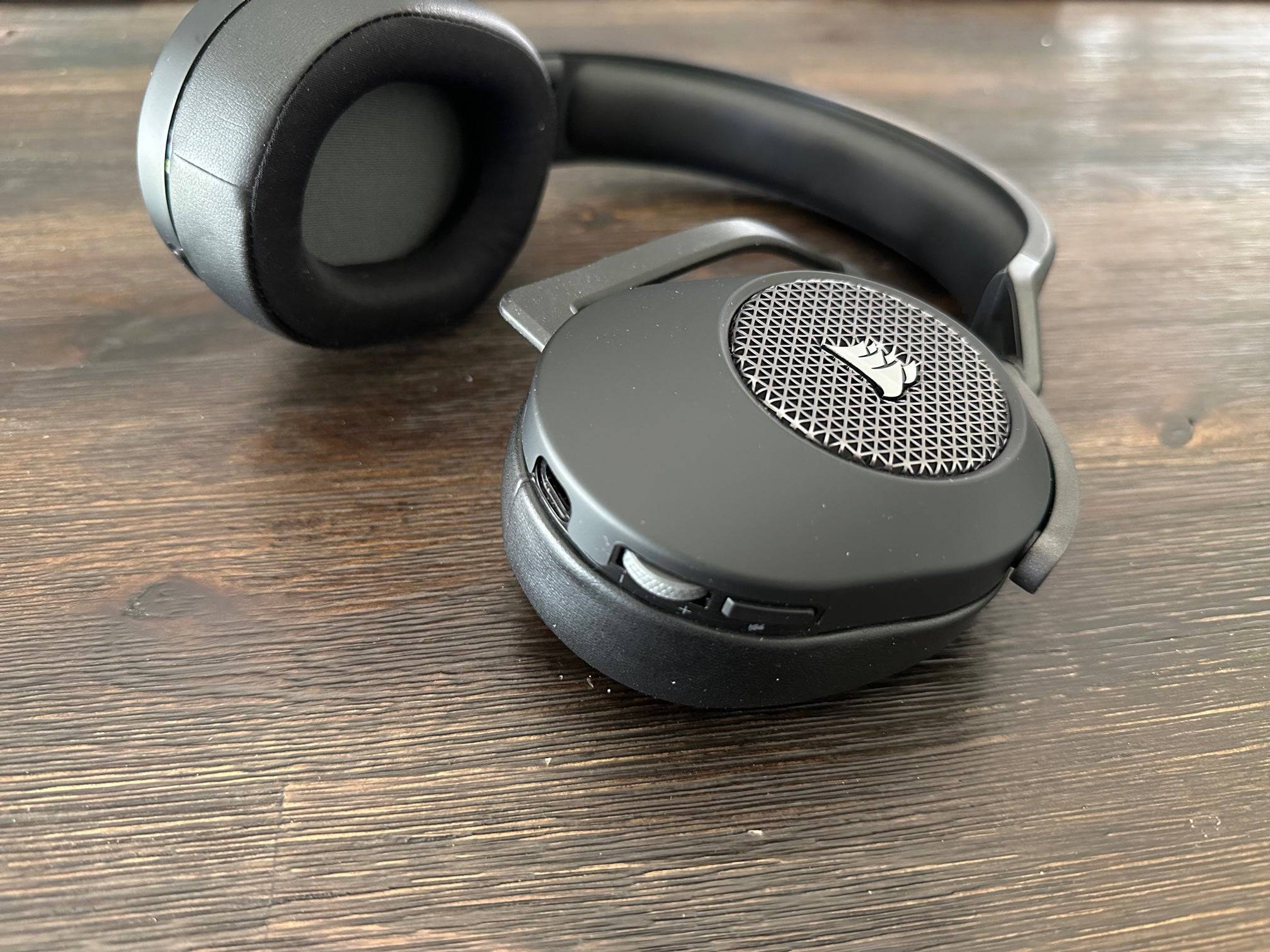 Corsair HS65 Wireless